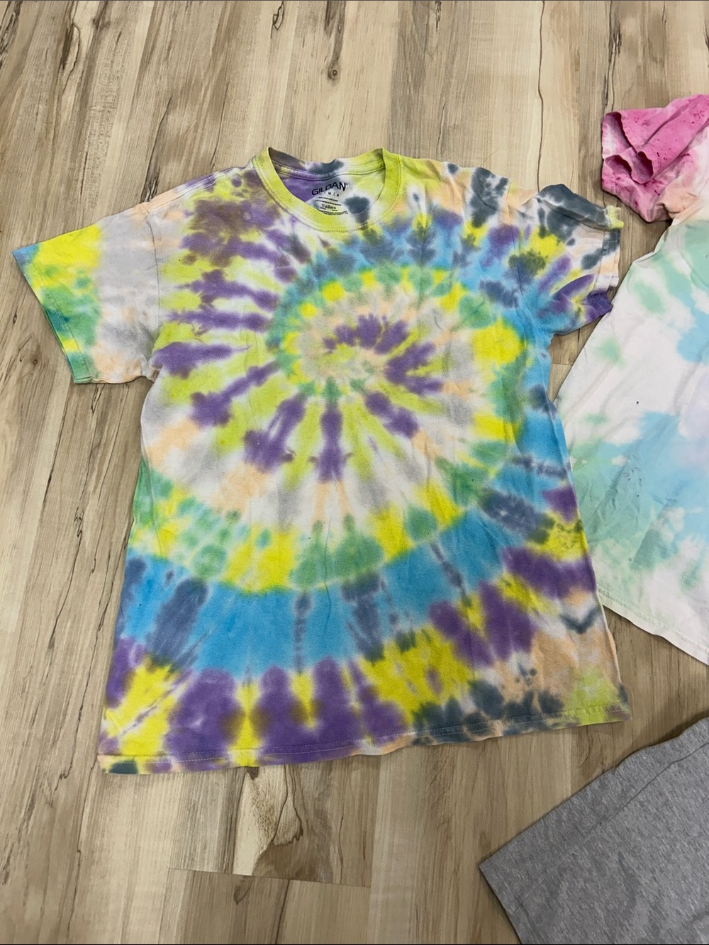 Tie-Dye Short Sleeve Tee Pack - Pastel & Multicolor -M/L image 2